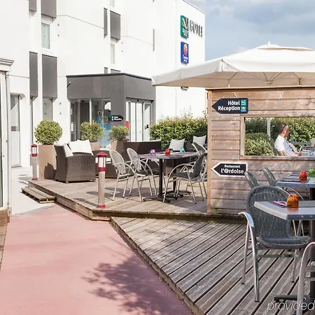 Quality Bordeaux Pessac 호텔